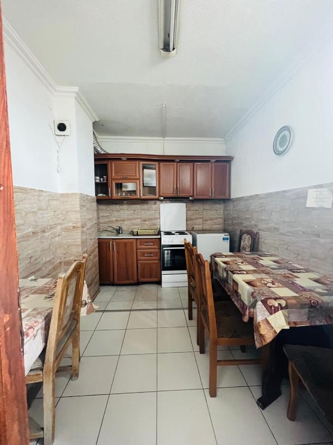 Guest House Velania Pristina Eksteriør bilde